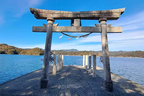 鳴無神社